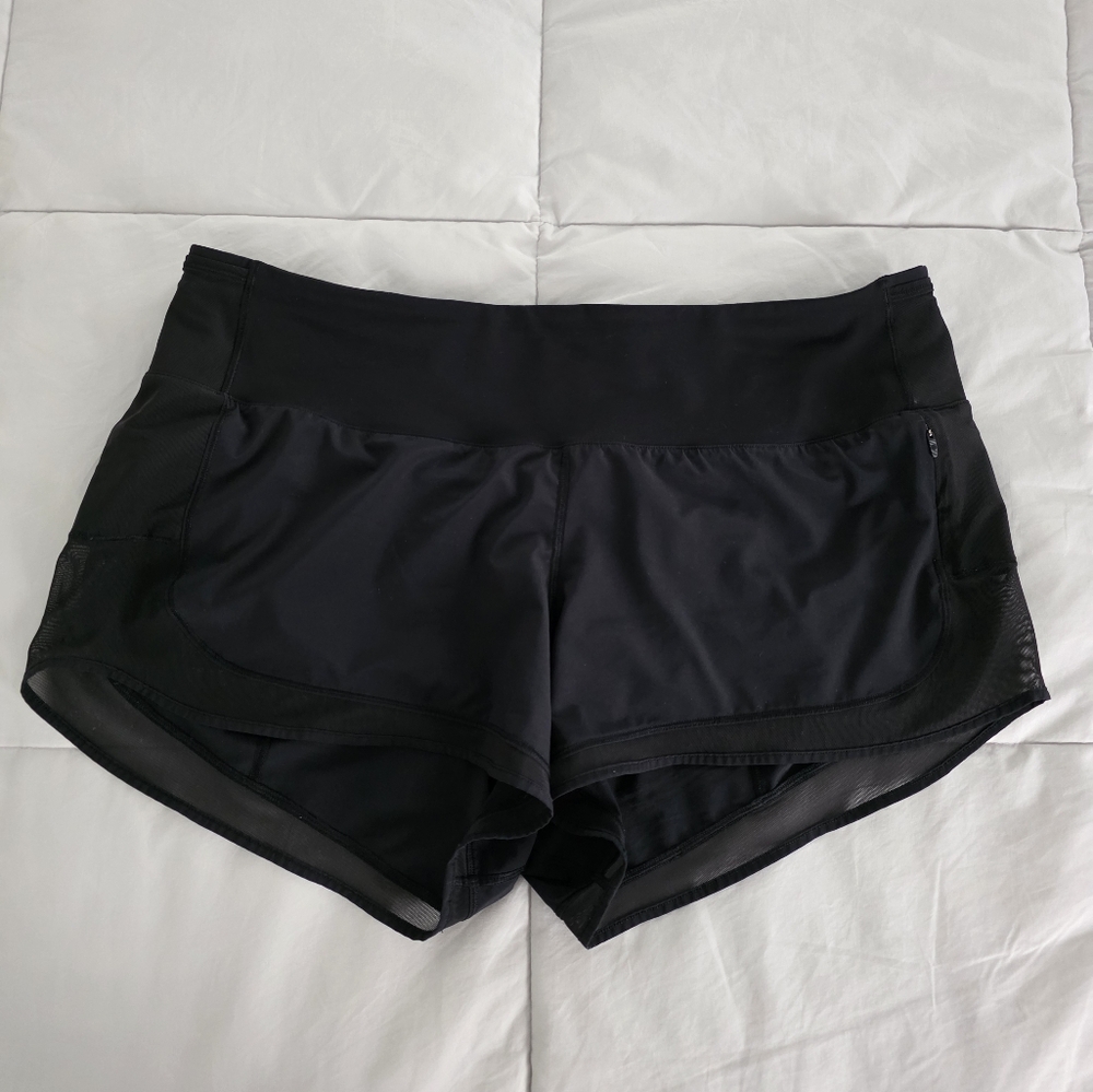 Black Women's Lululemon Hot Mesh Shorts Size 12
